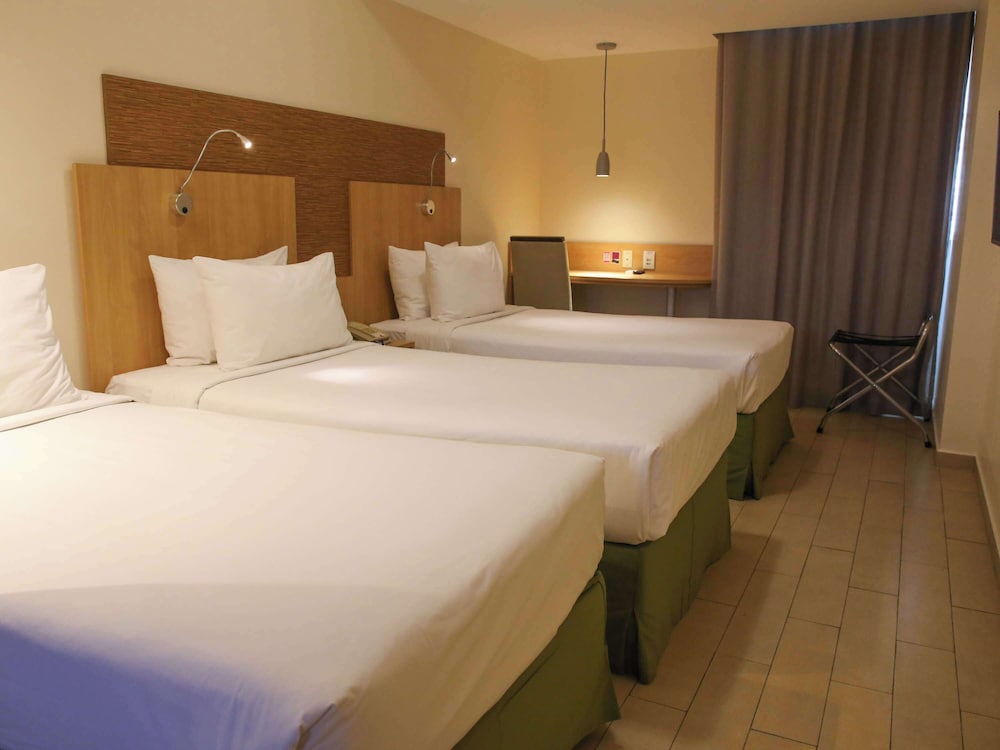 Standard Room, 3 Twin Beds - Photo 2