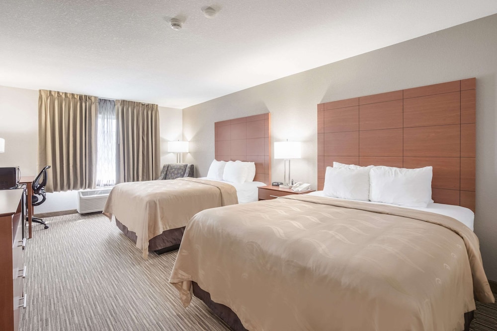 Standard Room, 2 Queen Beds, Non Smoking - Photo 1