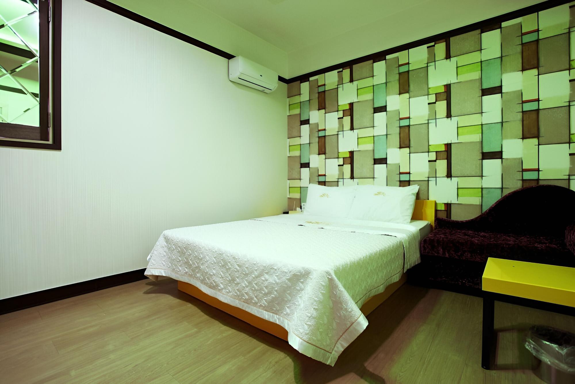 Room (General room (electric vehicle chargi) photo 3