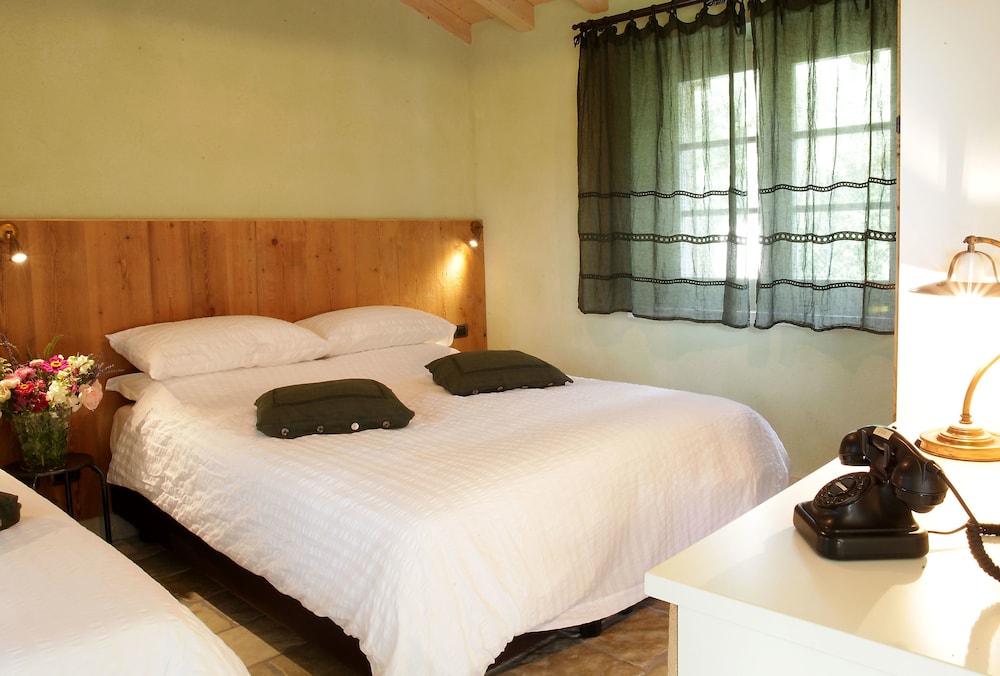 Triple Room, 1 Bedroom, Garden View photo 3