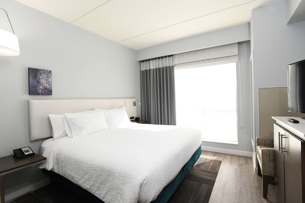 Room, 2 Queen Beds, Accessible, Bathtub photo 1