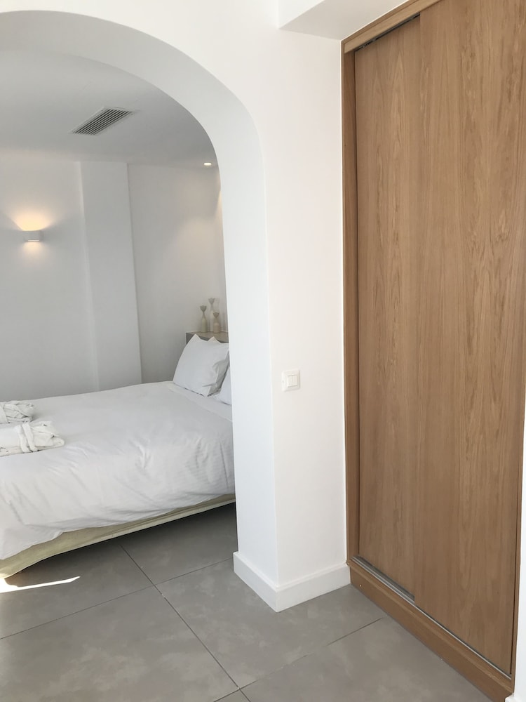 Suite, Balcony (Outdoor Jetted tub Caldera view ) - Photo 1