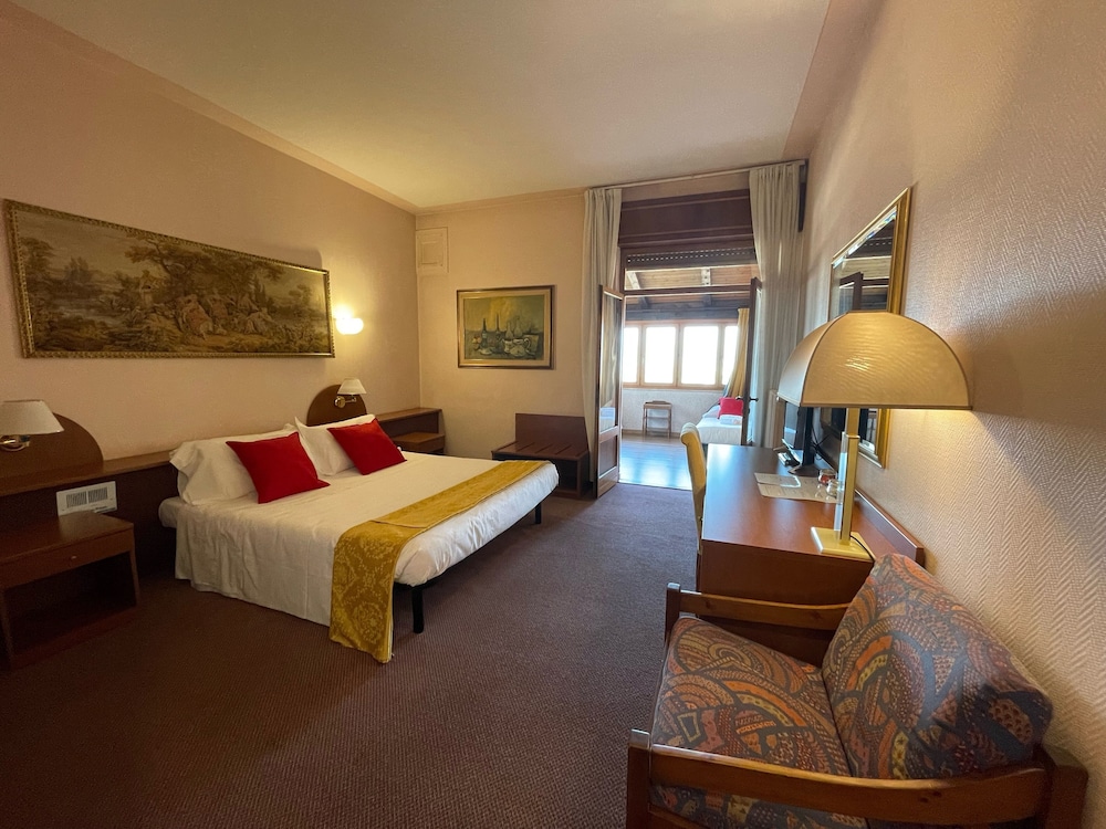 Classic Quadruple Room