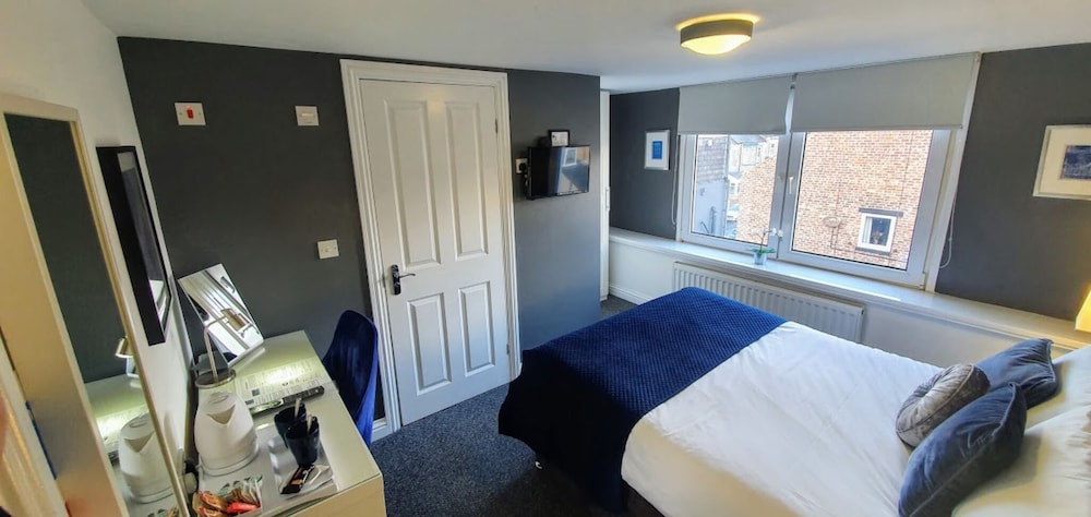 Double Room, Ensuite - Photo 18