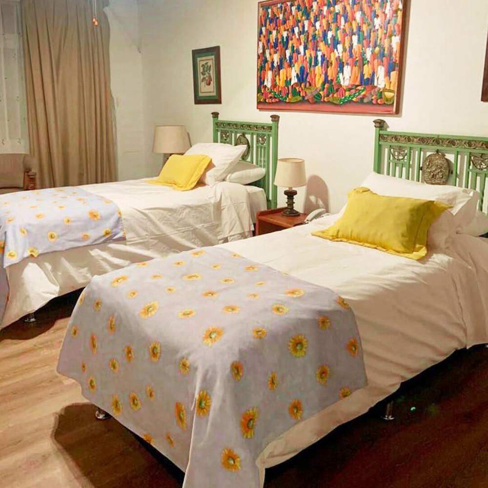 Standard Twin Room photo 2