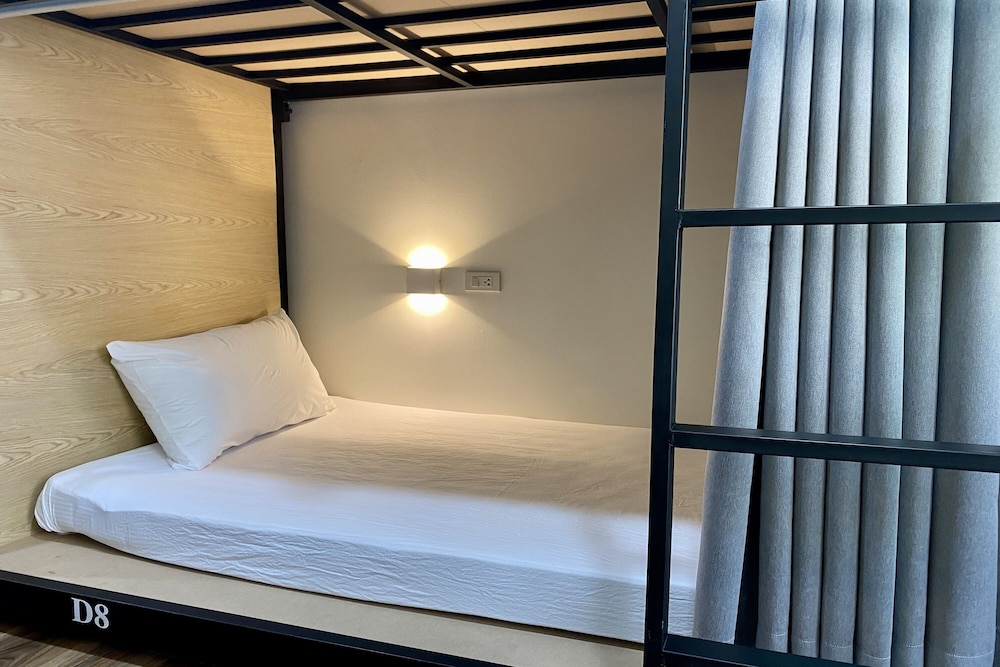 Upper bed in mixed dormitory photo 1