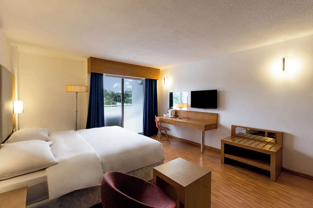 Standard Room, Balcony, Pool View photo 1
