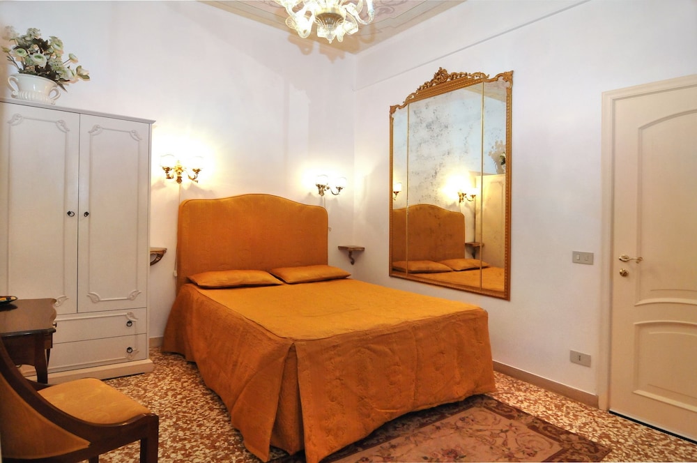 Double Room (small) photo 3