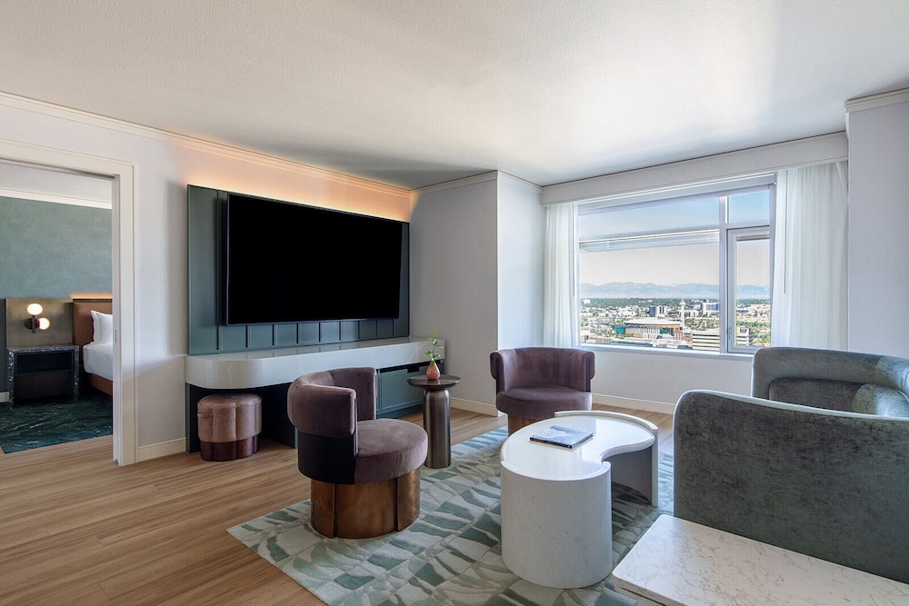 Pinyon Pine Suite