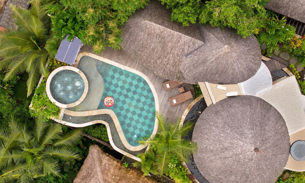 Luxury Royal Private Pool Villa with Jacuzzi with Daily Afternoon Tea photo 2