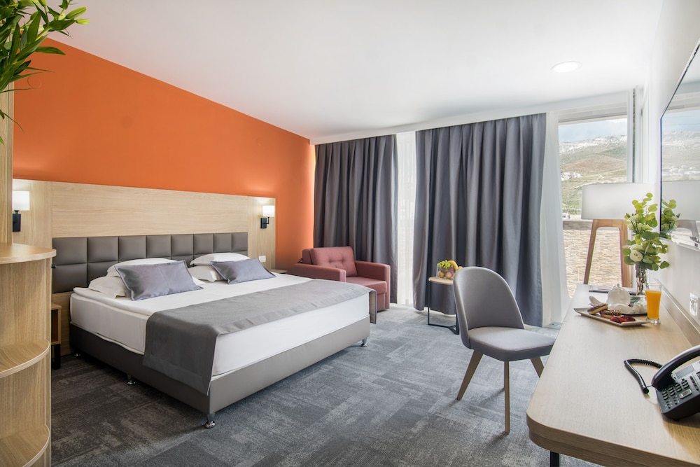 Double Deluxe Room