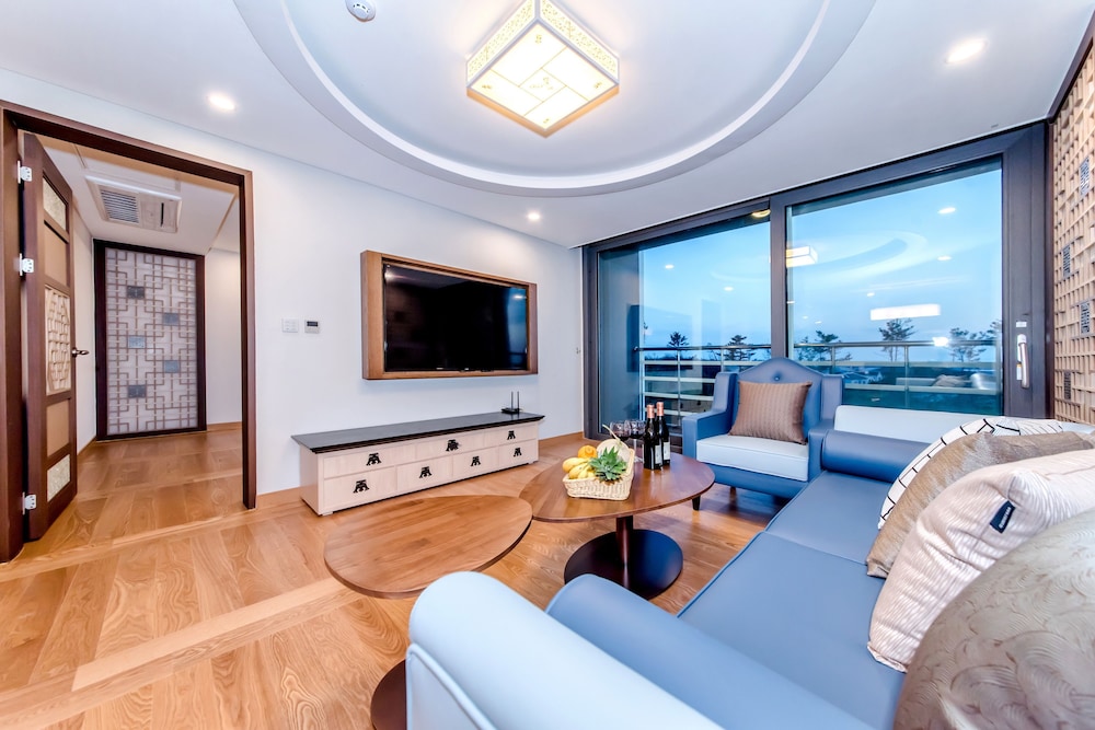 Family Suite Twin, Side Ocean View