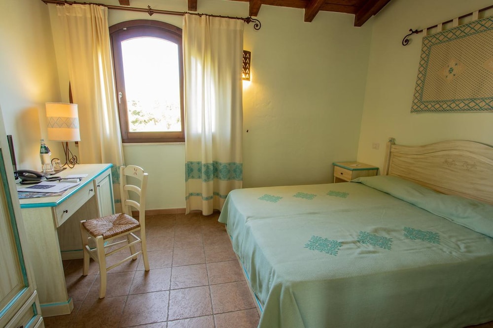 Standard Double or Twin Room photo 3