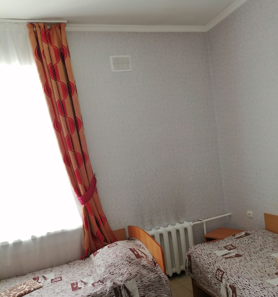 Economy Twin Room, 2 Twin Beds photo 1
