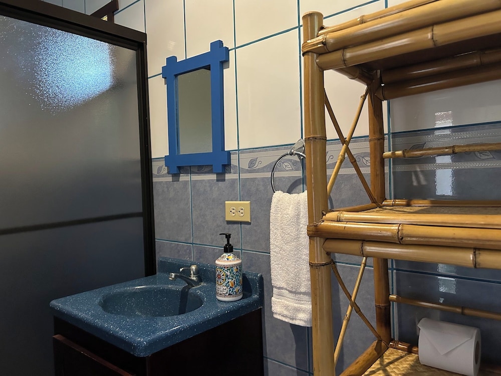 Family Cabin, 2 Bedrooms, Private Bathroom, Mountain View photo 3