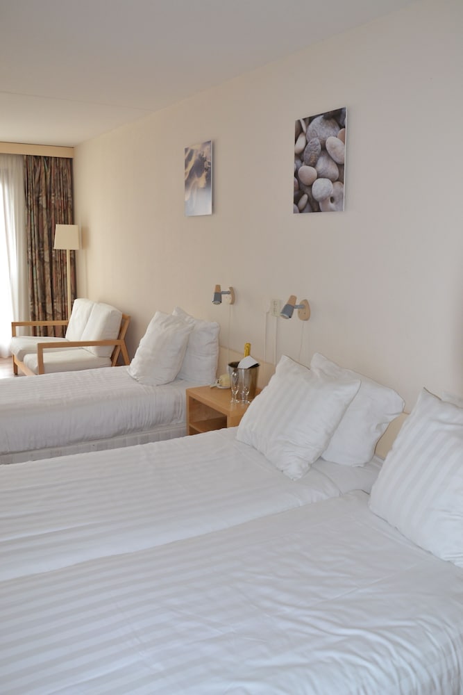 Family Room - Photo 9