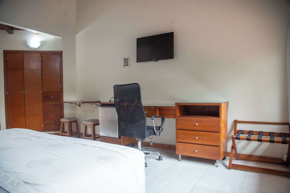Executive Room, 1 King Bed, Non Smoking - Photo 2