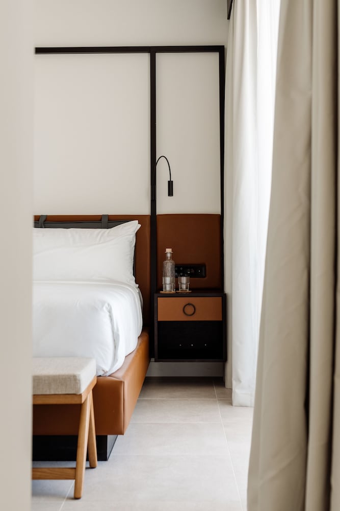 Premium Room, 1 Queen Bed, Sea View (Balcony) - Photo 18