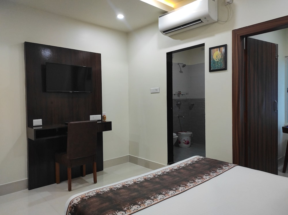 Family Room - Photo 18