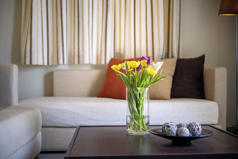Junior Suite with Pool View - Photo 11