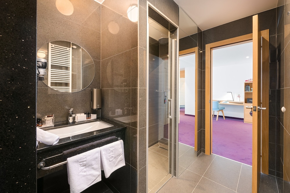 Executive Suite, 3 Bedrooms, Hot Tub, Sea View photo 2