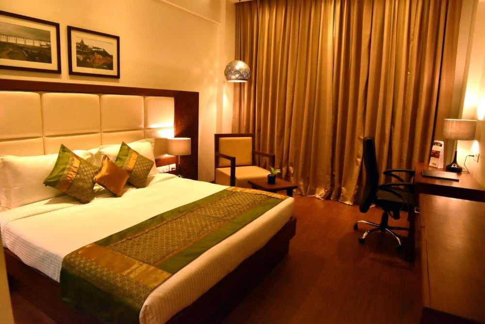 Standard Room, 1 King Bed, Smoking photo 1