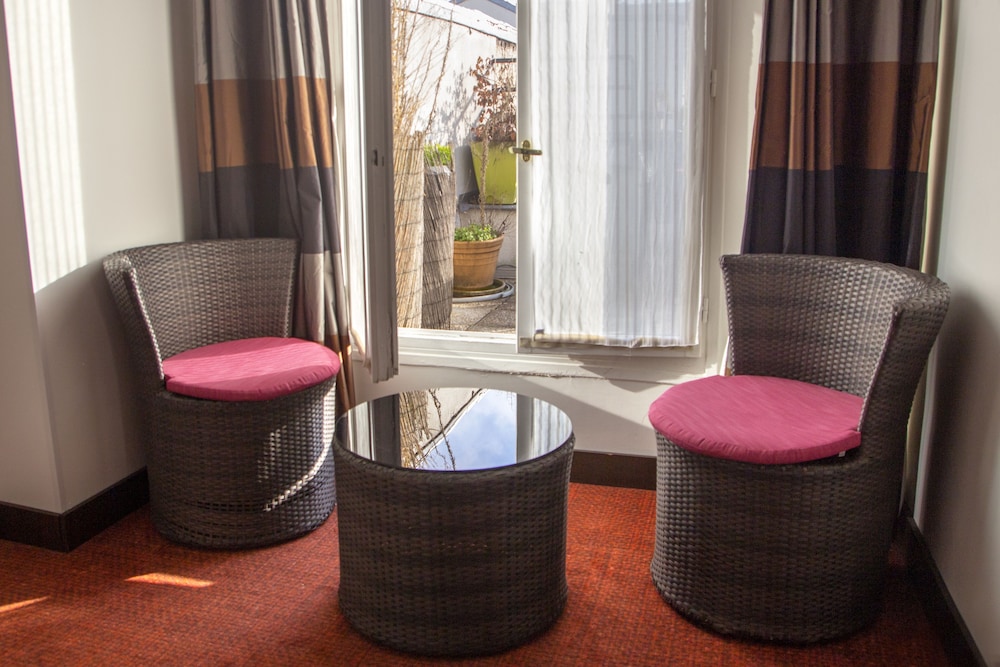 Deluxe Room, Terrace thumbnail 5