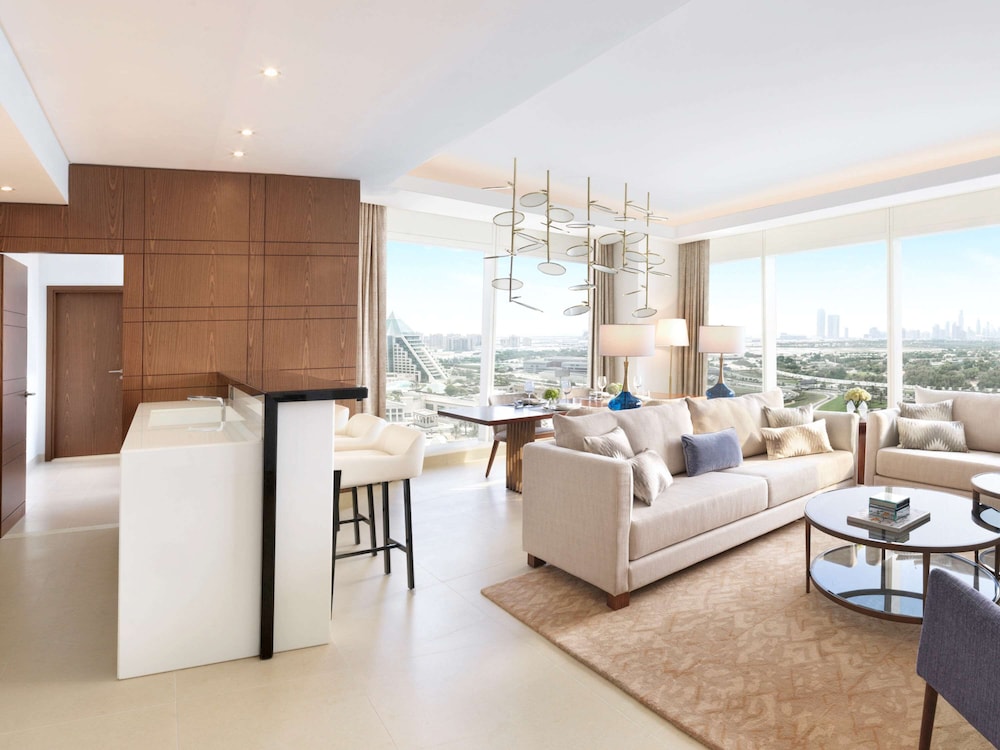Apartment, 3 Bedrooms, 2 King and 1 Twin Bedrooms, Living Room