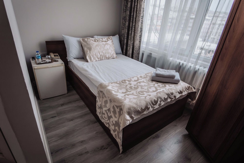 Standard Double Room, City View - Photo 4