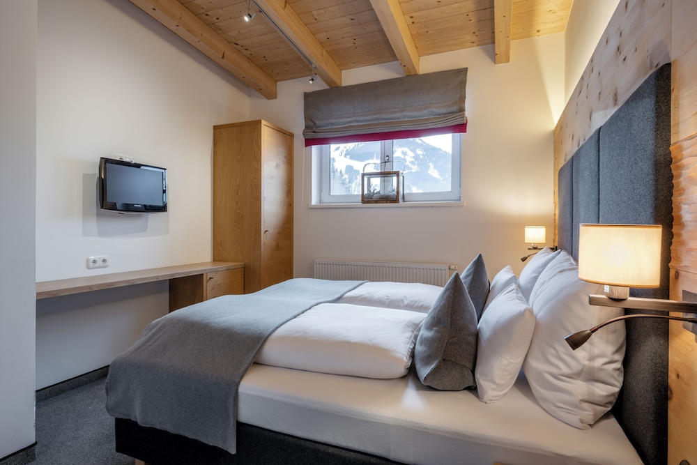 Deluxe Suite, Balcony