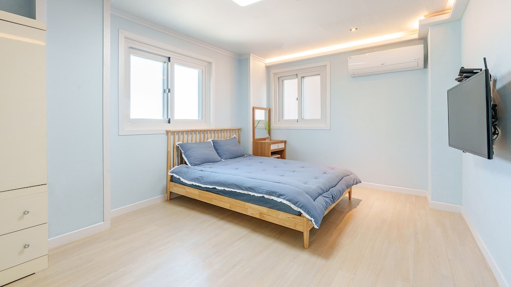 Basic Room, 1 Bedroom (Room 302) - Photo 1