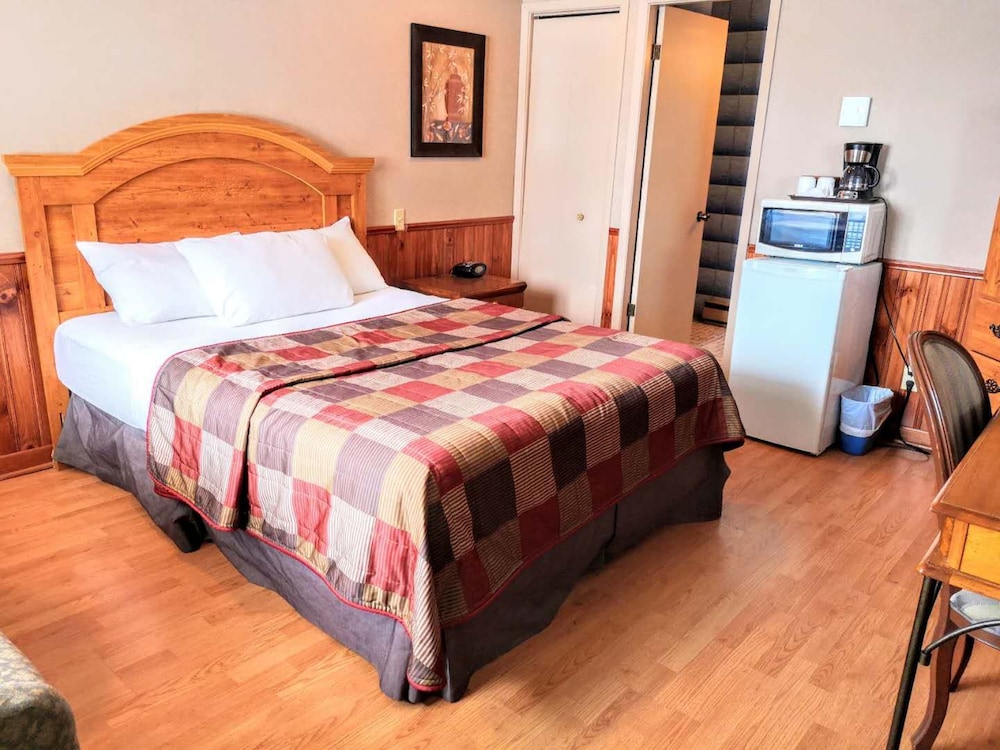 Superior Room, 1 Queen Bed photo 1