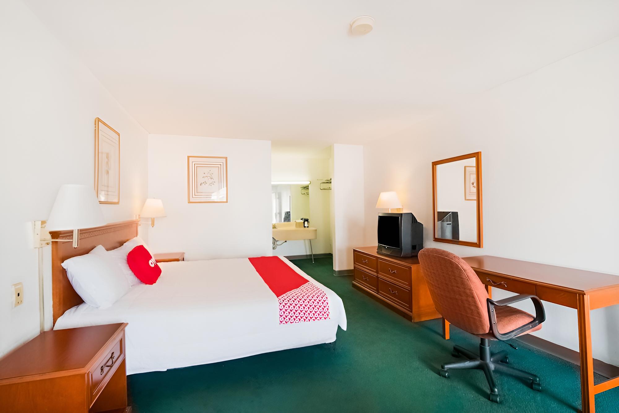 Premium Room, 1 King Bed photo 2