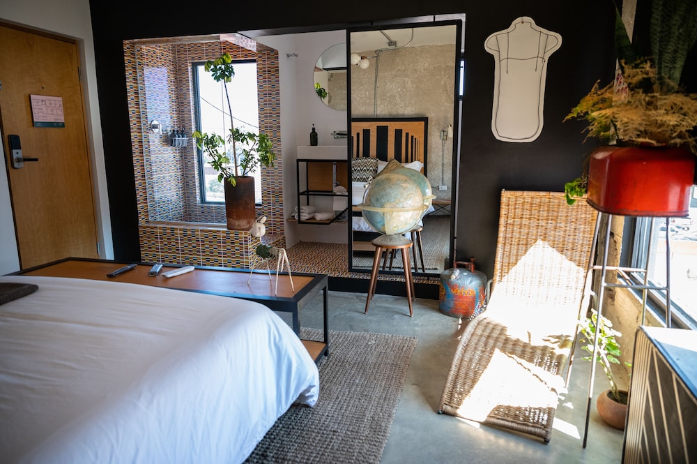 Suite - Photo 7