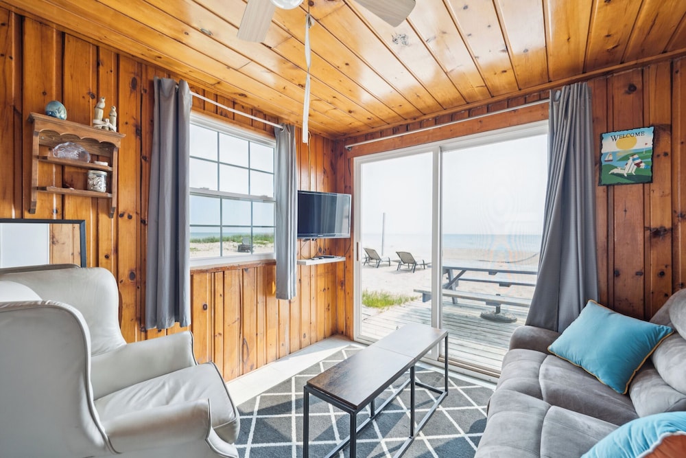 Family Cabin, 2 Bedrooms, Beachfront