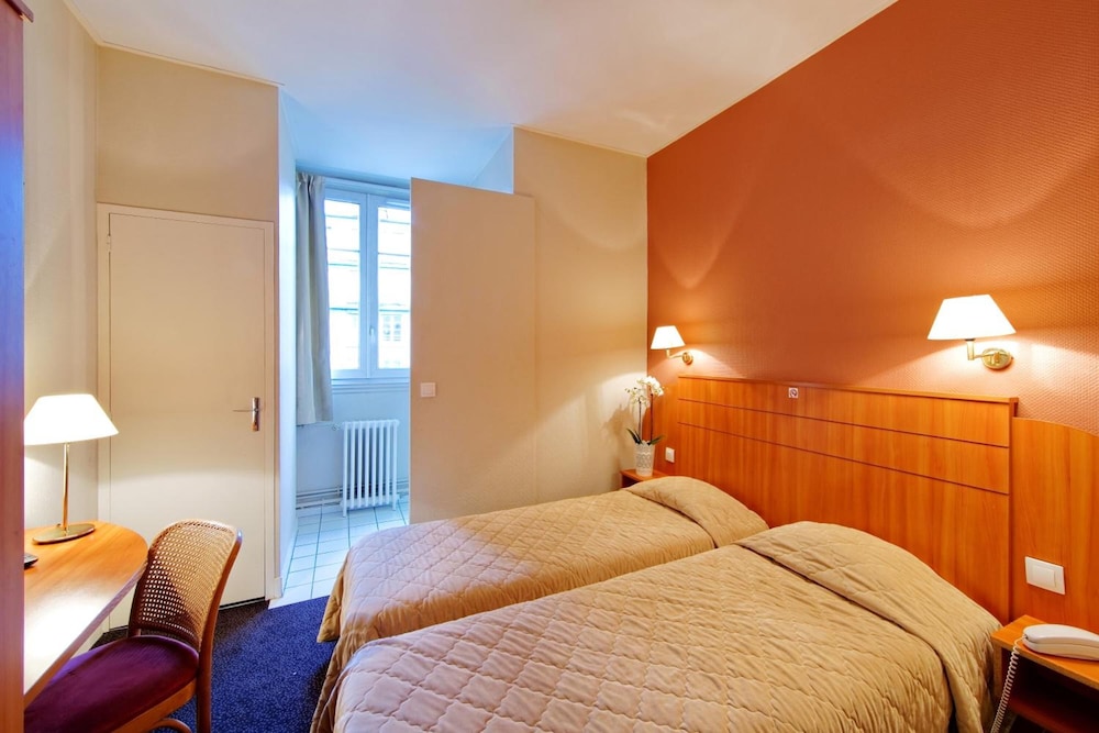 Economy Twin Room photo 3