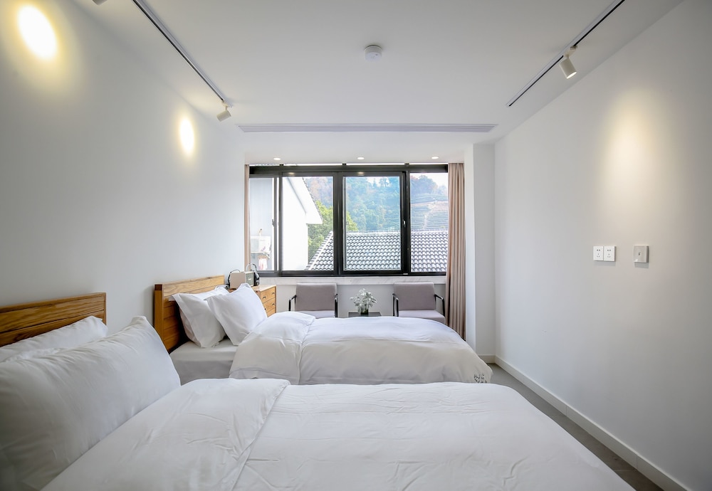 Twin Room with Mountain View photo 1