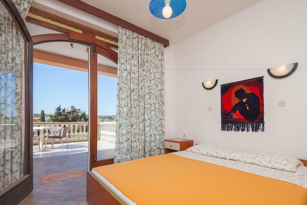 Apartment, 2 Bedrooms (324/744)