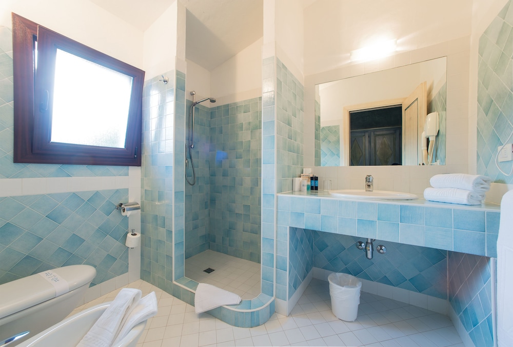 Superior Double Room, Patio, Sea View - Photo 10