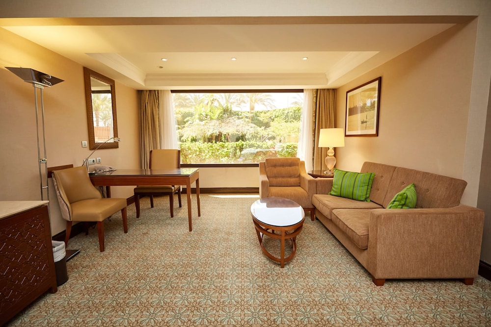 Deluxe Room, 1 King Bed, Balcony, Pool View