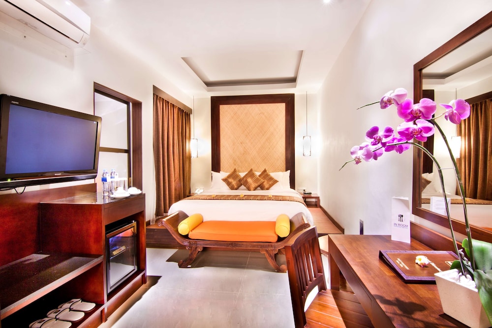 Standard Villa, 1 Queen Bed, Non Smoking, Jetted Tub photo 2