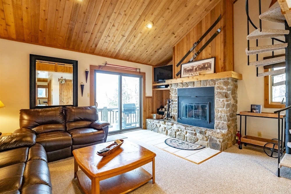 Condo (Northwoods F9) photo 1
