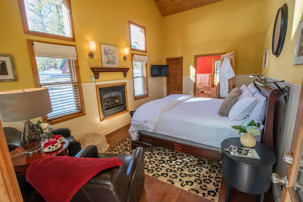Cedar Suite photo 1