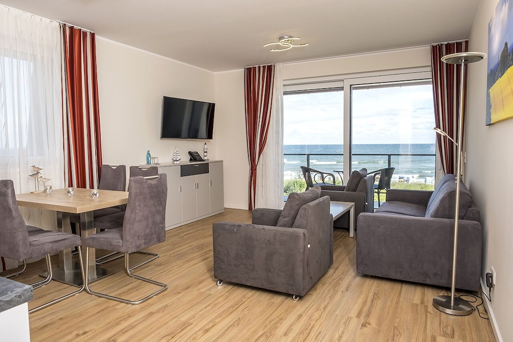 Deluxe Apartment, 2 Double Beds, Non Smoking, Sea View photo 2