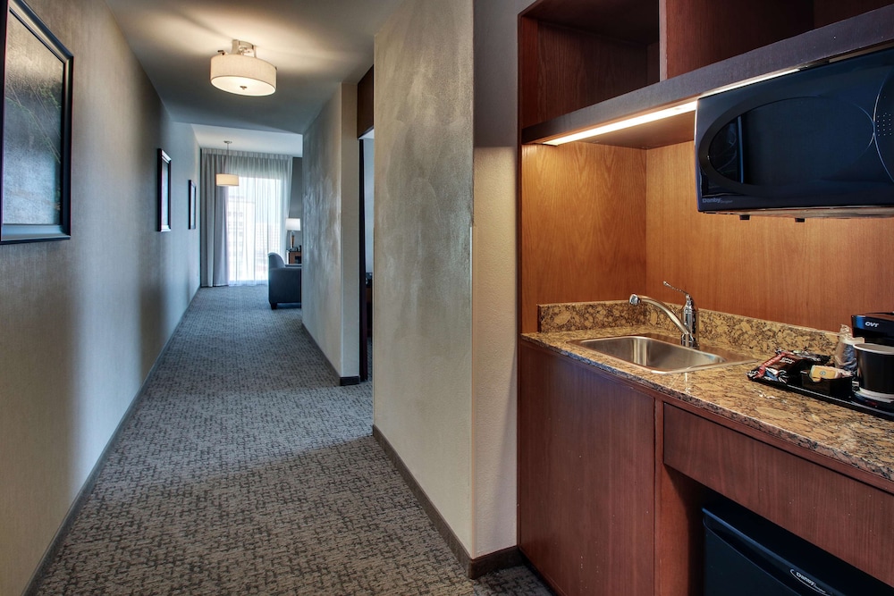Suite, 1 King Bed with Sofa bed, Refrigerator & Microwave (2 Rooms, Upper Floor) - Photo 10