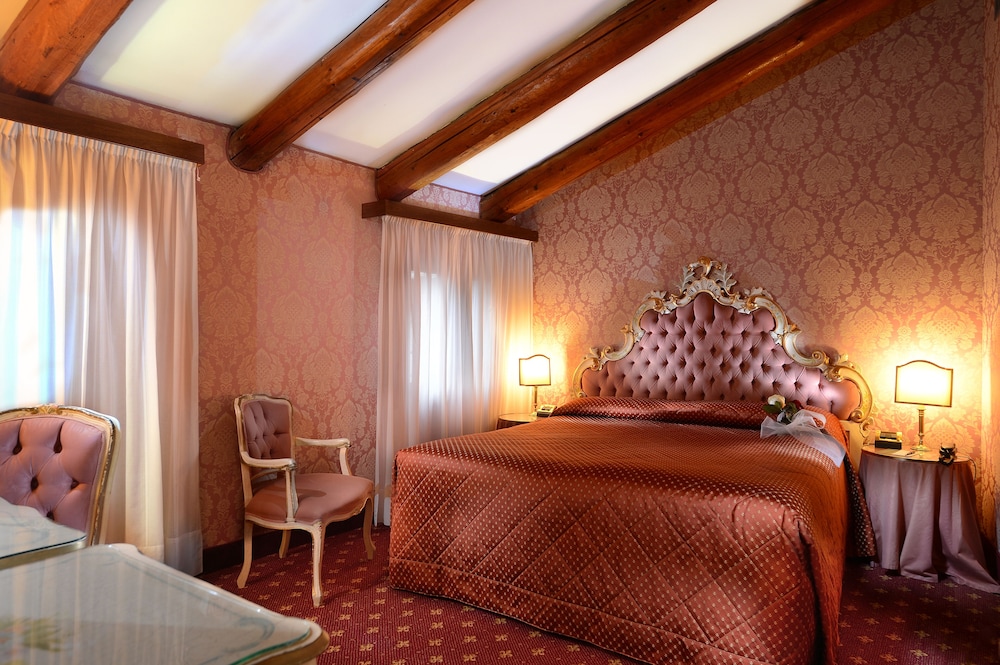 Classic Double or Twin Room