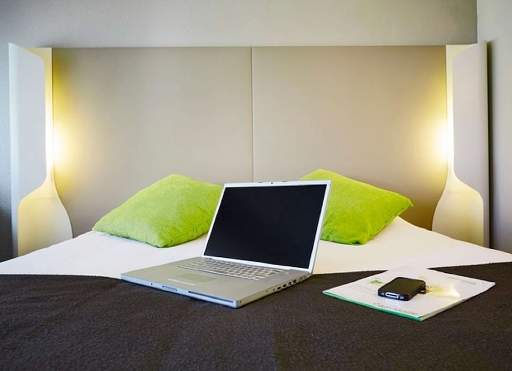 Standard Room, 1 Double Bed - Photo 8