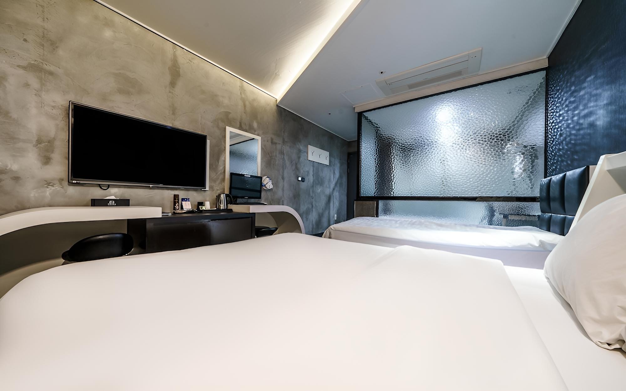 Room (Business Twin Room (OTT)) - Photo 8