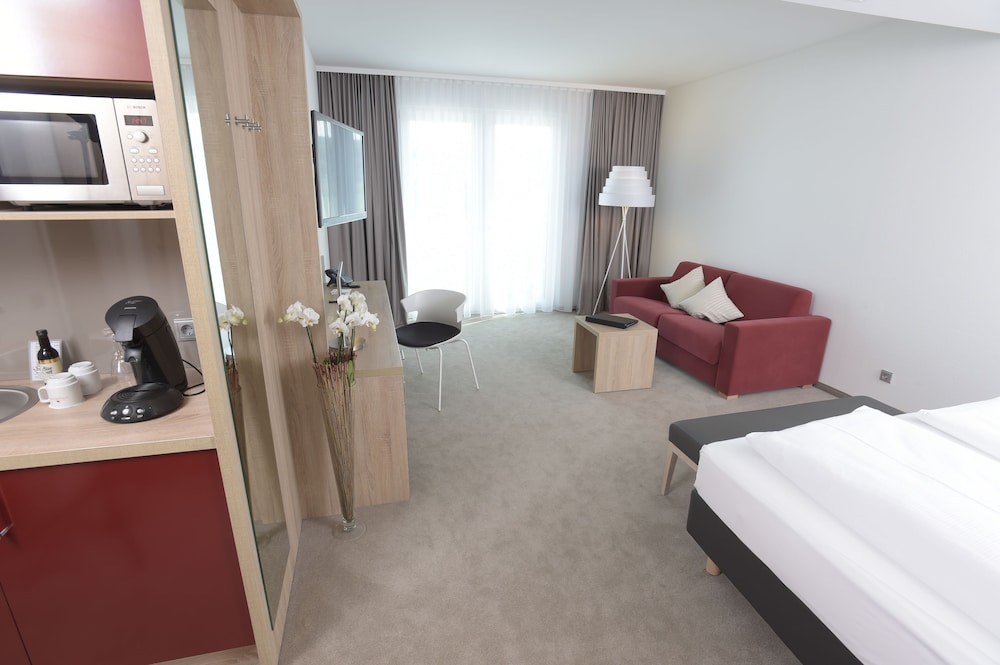 Deluxe Room, 1 Double Bed, Kitchenette - Photo 2