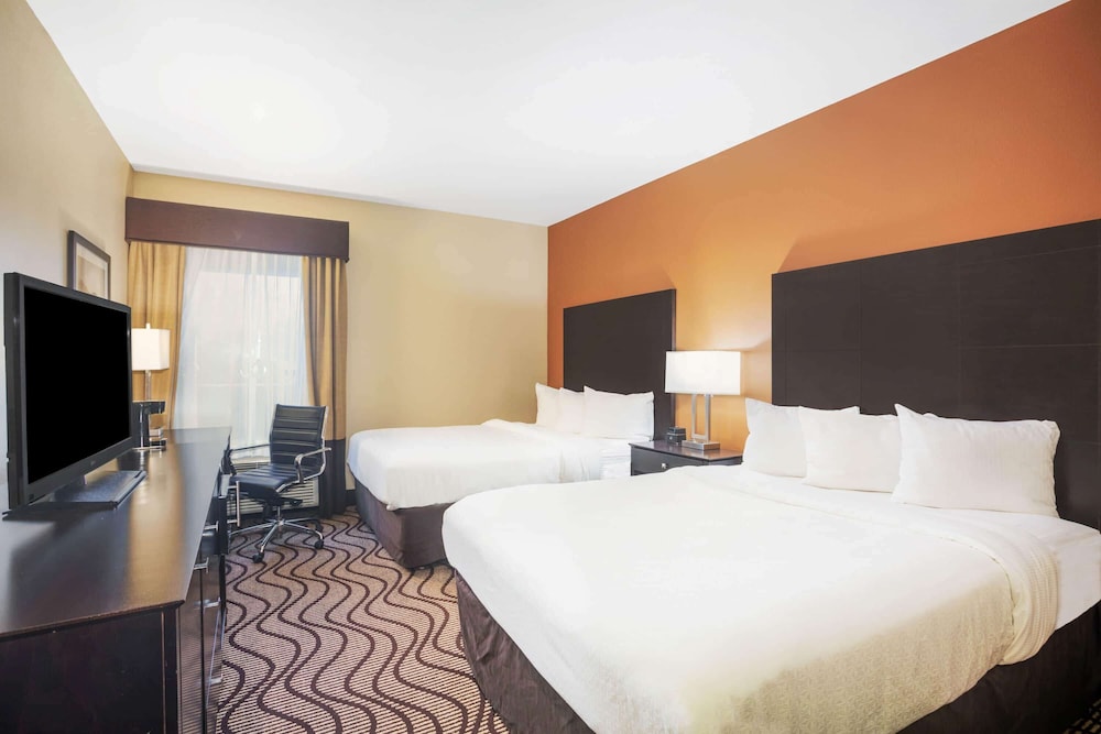 Room, 2 Queen Beds, Accessible, Non Smoking (Mobility,Hearing,Roll-In Shower) photo 1